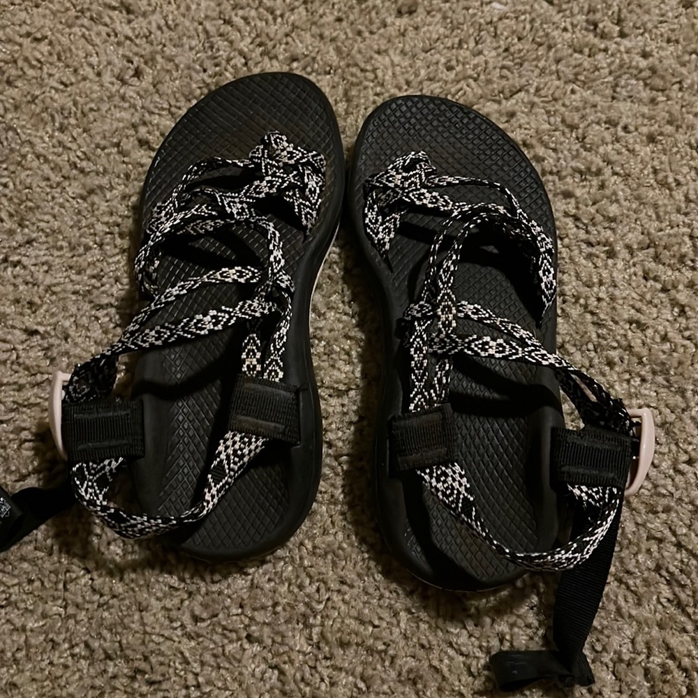 size 7 chacos